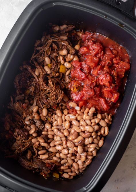 This easy slow cooker brisket chili is one of our favorites! Made with fire roasted tomatoes and pinto beans, it’s so comforting, hearty and delicious. Roasted Brisket, Different Chili Recipe, Smoked Brisket Chili, Chili Slow Cooker, Roast Brisket, Buffalo Chicken Chili, Slow Cooker Brisket, Slow Cooker Chili Recipe, Brisket Chili