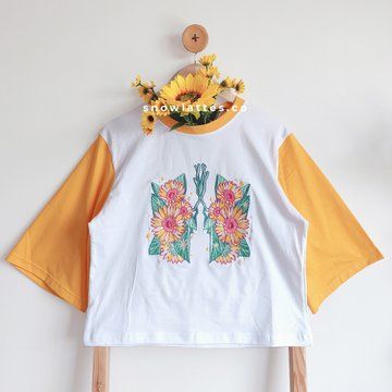 Sunflower Samurai, Hydrangea Embroidery, Jelly Purse, Streetwear Ideas, Summer Sunflower, Embroidery T Shirt, Fancy Frocks, Arm Design, Queen Fashion