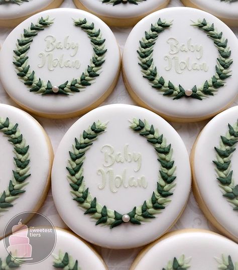 Elegant Decorated Cookies, Greenery Cookies, Elmo Cookies, Jar Recipes, Wreath Cookies, Sugar Cookie Royal Icing, Winter Greenery, Plaque Cookies, Baby Cookies