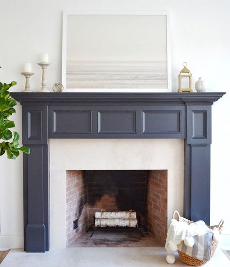 Painted Fireplace Mantels, Farmhouse Fireplace Mantels, Grey Fireplace, Серая Кухня, Paint Fireplace, Fireplace Mantel Decor, Family Room Fireplace, Farmhouse Fireplace, Fireplace Remodel