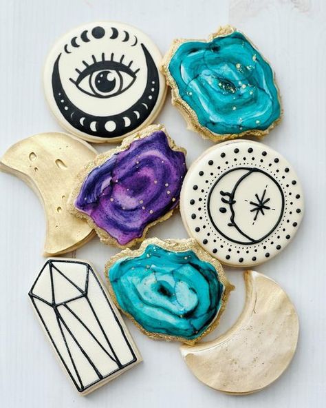 Crystal Cookies Decorated, Astrology Cookies, Celestial Cookies, Crystal Cookies, Cosmic Cookies, Crystal Food, Celestial Party, Magic Cookies, Galaxy Desserts