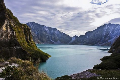 Mt. Pinatubo in Zambales, Philippines: A Beautiful Crater Lake Philippines Landscape Photography, Nature Philippines, Zambales Philippines, Mt Pinatubo, Mt Ulap Philippines, Zambales Tourist Spot, Tourist Spots In The Philippines, Mint Green Wallpaper, Lake Photography