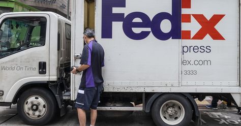 FedEx will soon photograph your package to prove it was delivered Check more at https://www.thespuzz.com/fedex-will-soon-photograph-your-package-to-prove-it-was-delivered/ Fedex Package Proof, Delivery Pictures, Money Pictures, Tech Info, New Photo Download, Fedex Express, Photo Download, Photo To Video, Prove It