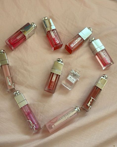 Dior Rosewood, Mini Miss Dior, Clean Girl Coquette, Gloss Dior, Dior Lip Oil, Makeup Recommendations, Miss Dior Perfume, Dior Lipgloss, Dior Girl