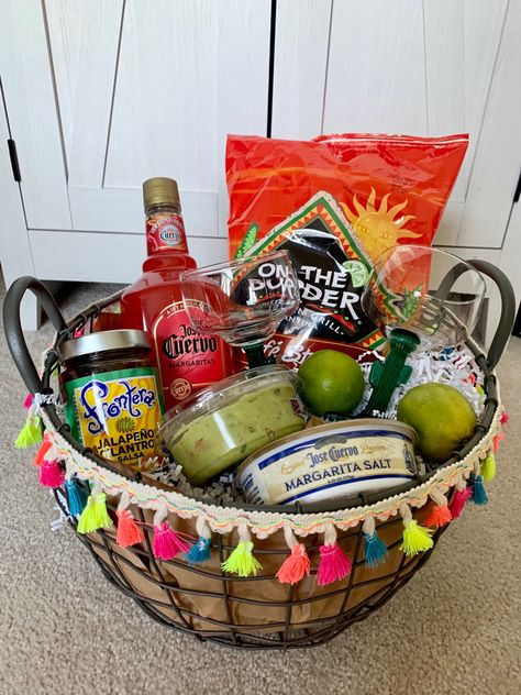 Nacho Raffle Basket, Summer Prize Basket Ideas, Spring Basket Raffle Ideas, Fiesta Themed Gift Basket, Patio Gift Basket Ideas, Michelada Gift Basket Ideas, Creative Raffle Baskets, Work Prizes Ideas, Margarita Raffle Basket Ideas