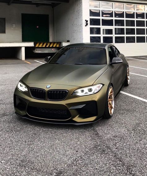 𝒸𝑜𝓈𝓂𝒾𝒸𝒾𝓈𝓁𝒶𝓃𝒹𝑒𝓇 ☽ Modified Bmw, M2 Bmw, Mercedes Auto, E60 Bmw, Carros Bmw, Black Cars, Bmw Concept, Bmw Classic Cars, Vinyl Wrap Car