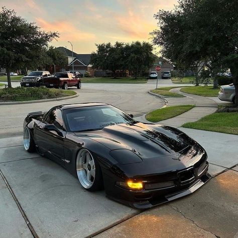 Corvette Wheels, Online Aesthetic, C5 Corvette, Dream Car Garage, Corvette C5, Pimped Out Cars, Chevrolet Corvette Stingray, Street Racing Cars, Classy Cars