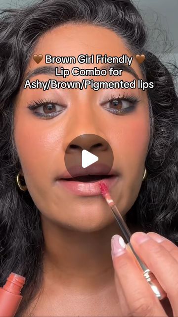 Monica Ravichandran 🇺🇸🇮🇳✨ on Instagram: "How we can basically use color theory for pigmented/brown/ashy lips 🤎 if your lips are two toned you can also only try lining only one of the lips with the brown lip liner. My lips also fall in the ashy category so I LOVE doing this hack 🫶🏽✨🤎 ‼️⚠️Products are linked with shades in my ‘BGF Lippies’ highlights 🫶🏽 @rarebeauty lip oil @tower28beauty lip liner @milkmakeup lip oil #brownlips#hyperpigmentation#browngirlmakeup#brownskinmakeup#browngirl#browngirlapproved#rarebeautylipoil#browngirlmagic#browngirllipcombo#brownskinmakeup#melaninmakeup#lipcombo#lipoil#glossylips" Brown Outline Lips, Brown Girl Friendly Lip Products, Two Toned Lips Makeup, Two Toned Lips Natural, How To Line Your Lips, Lip Shades For Brown Skin, Monica Ravichandran, Two Toned Lips, Lip Hyperpigmentation