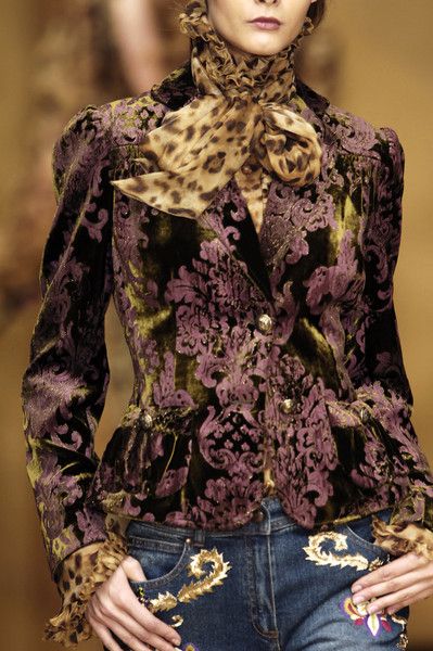 . Black And Gold Jacket, Leopard Coat, Gold Jacket, Velvet Burnout, Cowgirl Chic, Purple Design, Street Style Chic, Moda Vintage, Women's Handbags