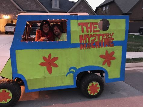 Mystery machine Scooby Doo Disfraz, Scooby Doo Halloween Party, Scooby Birthday, Scooby Doo Dress, Golf Cart Decorations, Scooby Doo Costumes, Scooby Doo Halloween, Artsy Ideas, Mystery Machine