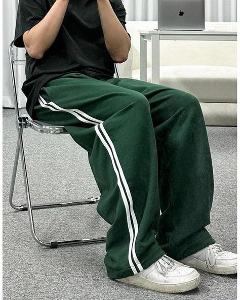 OH Drawstring Side Lines Sweatpants • Discover Trending Men's Fashion From Asia • Collection: OH Atelier . #koreanfashion #streetwear #streetfashion #outfitidea #styleinspo #mensfashion Pants Korean Style, Straight Sweatpants, Green Sweatpants, 90s Fashion Men, Pants Korean, Style Sweatpants, Denim Suit, Sweatpants Style, Belted Pants