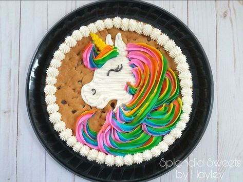 Message Cookie Designs, Big Cookie Decorating Ideas, Birthday Cookie Cake Designs, Unicorn Cookie Cake, Cookie Cake Decorating Ideas, Cake Animals, Western Birthday Cakes, Jumbo Cookies, Message Cookies