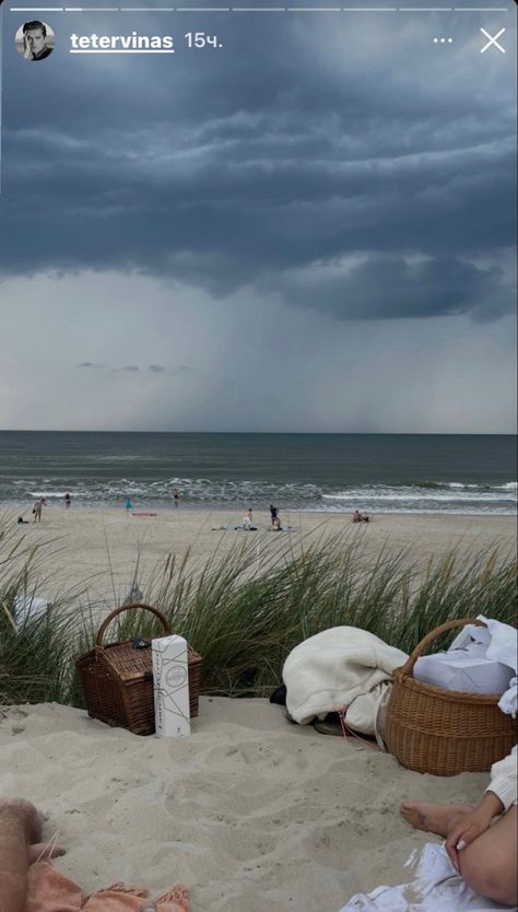 Interesting Aesthetic, Montauk Beach, Coastal Life, Coastal Beaches, French Countryside, Sea Waves, Beach Town, Lake Life, Blue Waves