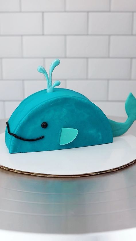 Fondant Narwhal, Snail And Whale Cake, Whale Shaped Cake, Mermaid Fault Line Cake, Whale Cake, Whale Birthday Parties, Whale Cakes, Finfolk Mermaid Tails Blue, Whale Birthday