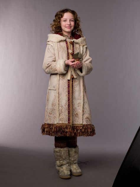 Dakota Blue Richards As Lyra Belacqua In The Golden Compass (2007) Golden Compass Movie, Mrs Coulter, The Secret Of Moonacre, Lyra Belacqua, Dakota Blue Richards, Book Character Day, Golden Compass, Sea Dream, The Golden Compass