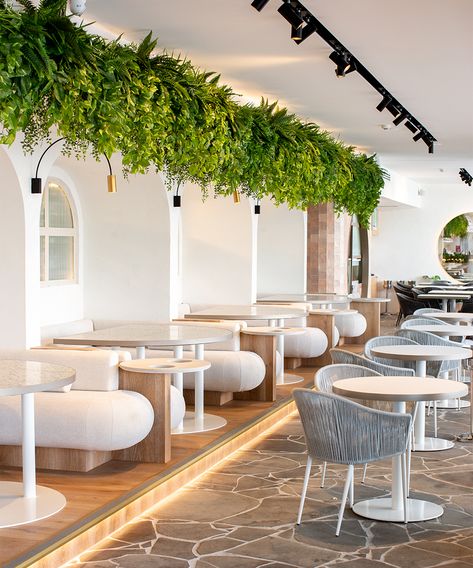 Cafe Plants Interiors, White Cafe Interior, Relaxing Interior, Organic Cafe, Modern Restaurant Design, Modern Cafe, Greek Restaurants, Cafe Shop Design, Modern Restaurant