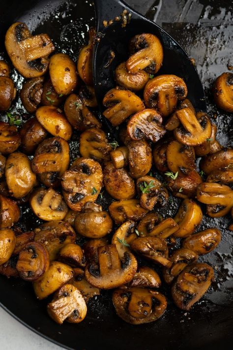 Quick Garlic Butter Mushrooms - The flavours of kitchen Mushroom Marinade, Caramelized Mushrooms, Garlic Mushrooms Recipes, Butter Mushrooms, Mushroom Side Dishes, Make Garlic Butter, Garlic Butter Mushrooms, Garlic Marinade, Garlic Mushrooms