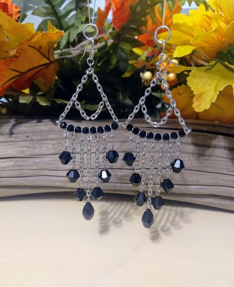 Beaded Earrings Simple, Chandelier Earrings Diy, Bridal Jewellry, Funky Jewellery, Crossville Tn, Native Earrings, Bead Drop Earrings, Black Earrings Dangle, Beading Crafts