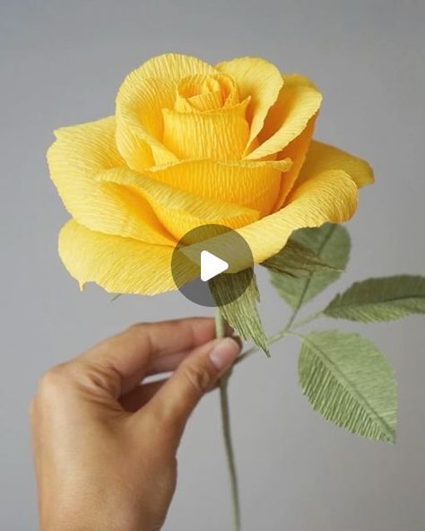 Paper Flowers Craft Rose, Paper Flowers Diy Easy Step By Step, Colour Paper Craft Ideas, Paper Flowers Craft Easy Step By Step, Rose Craft Ideas, Rose Paper Flowers Diy, How To Make Paper Flowers Step By Step, How To Make Paper Roses, How To Make Flower Bouquet