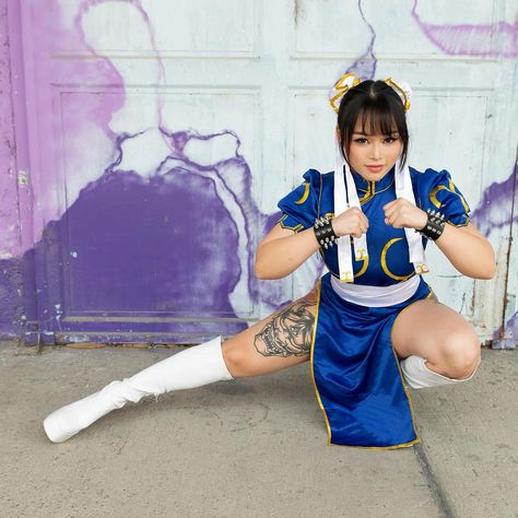 Round 1 - FIGHT! . . . . . . . . #chunli #chunlistreetfighter #chunlicosplay #cosplay #streetfighter Chun Li Halloween Costume, Chung Li Cosplay, Chun Li Makeup, Cheetara Costume, Pic Recreate, Chung Lee, Chung Li, Cosplaystyle Female, Chun Li Costume