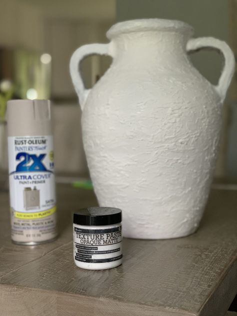 4 Easy and Affordable Ways to Refresh a Vase! - Champagne Chaos Texture Spray Paint Vase, Textured Spray Paint Vase, Diy Vase Ideas, Boho Airbnb, French Clay Pots, Wine Glass Painting Ideas, Aged Pottery, Ceramic Vases Diy, Glass Painting Ideas