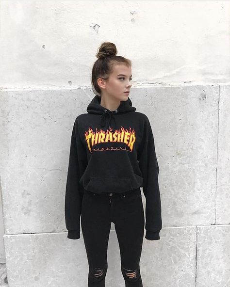 utfi Thrasher Hoodie Outfit, Vans Shirt Outfit, Thrasher Outfit, Skate Outfit, Thrasher Hoodie, Hypebeast Clothing, Champion Clothing, Teenage Outfits, Casual School Outfits