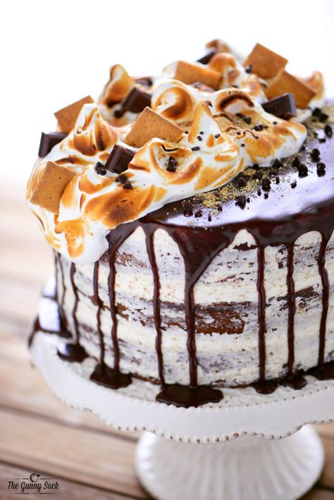 Showstopping S'more Cake with tender layers of chocolate cake, and fluffy graham cracker buttercream with chocolate ganache and toasted meringue on top. Fall Cowgirl, Fall Cake Recipes, Smores Cake, Torte Cupcake, Cowgirl Magazine, Slow Cooker Desserts, Fall Cakes, Decadent Cakes, Think Food