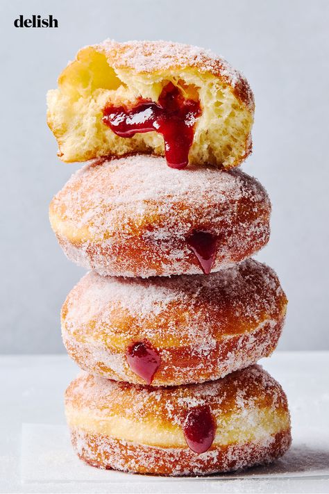 This is more than just a jelly donut. Jelly Doughnut Recipe, Diy Frosting, Pocket Food, Jelly Donuts, Jelly Donut, Polish Desserts, Jelly Doughnuts, Doughnut Recipe, Fried Dough