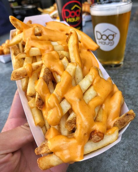 When it’s been a few minutes since your last meal and bae brings over cheese fries! 🧀🍟Dig in! 😋 #doghaus Homemade Wingstop, Fries With Cheese, French Fries With Cheese, Chilli Cheese Fries, Cheese Fries Recipe, Cooking Soul Food, Foodie Aesthetic, Nacho Fries, Cheesy Fries