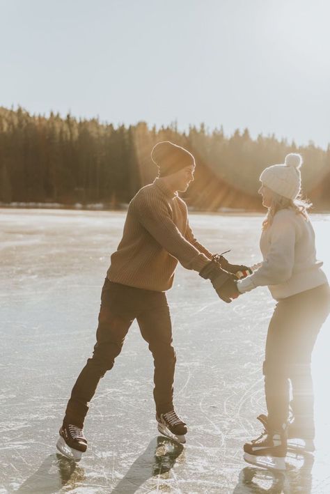 Top 10 Magical New Year's Eve Proposal Ideas Ice Skating Couple Pictures, Ice Skating On Frozen Lake Aesthetic, Couple Ice Skating Drawing, Couple Ice Skating Aesthetic, Ice Skating Couple Pics, Ice Skating Aesthetic Couple, Couples Ice Skating, Ice Skating Couple, Couple Ice Skating