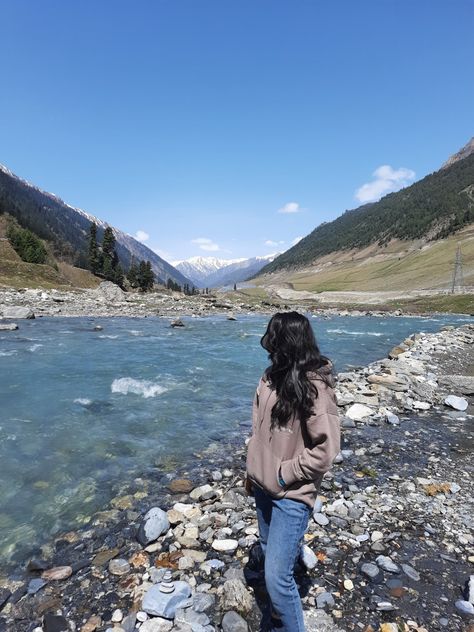 Sikkim Photography Pose, Poses In Mountains, Riverside Photoshoot, Darjeeling Photography, Sikkim Photography, Mountain Poses Photo Ideas, Mountain Poses, Mountain Photo Ideas, Travel Pose