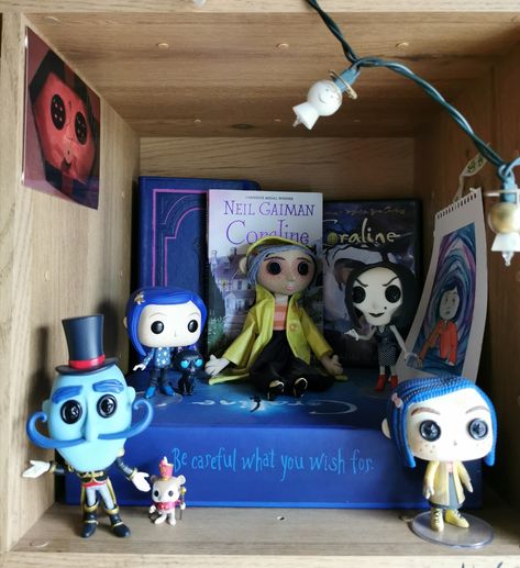 Coraline Themed Bedroom, Coraline Inspired Bedroom, Coraline Room Ideas, Coraline Collection, Coraline Bedroom Ideas, Coraline Room Aesthetic, Coraline Inspired Room, Coraline Room, Coraline Cast