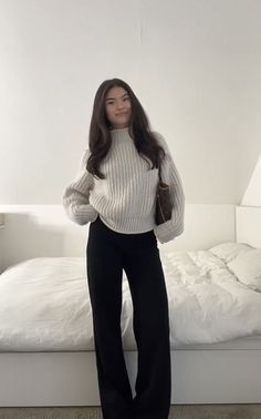 Elevated College Outfits, Flared Legging Outfit, Flare Leggings Outfit, 6th Form Outfits, Pants For Winter, Solstice Party, Sixth Form Outfits, Lounge Outfits, Winter Pants Outfit