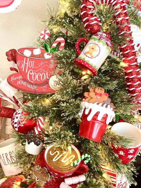 Hot Cocoa Christmas Decor, Christmas Sweets Decorations, Gingerbread Xmas Tree Decorations, Gingerbread Candy Cane Christmas Tree, Gingerbread Xmas Tree, Hot Chocolate Christmas Tree, Hot Cocoa Christmas Tree, Chocolate Christmas Tree, Gingerbread Man Christmas Tree