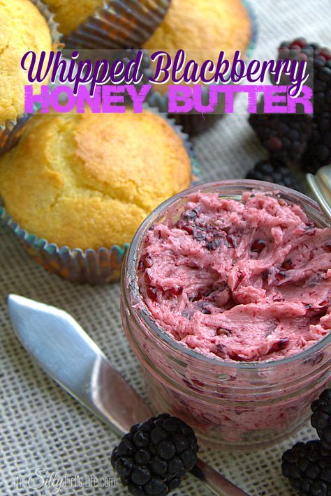 Whipped Blackberry Honey Butter, softened butter whipped with whole blackberries and sweet honey. Blackberry Honey, Flavored Butter Recipes, Whipped Honey, Blackberry Recipes, Flavored Butter, Butter Spread, Homemade Butter, Honey Butter, Butter Recipe