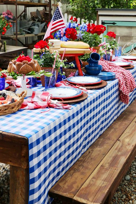 Patriotic Table Decorations, Patriotic Food, Fourth Of July Decorations, Red Plates, Red Geraniums, Patriotic Party, Summer Cottage, Fresh Flowers Arrangements, 4th Of July Party