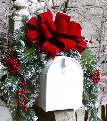 Christmas Mailbox Decorations, Mailbox Swag, Christmas Mailbox, Mailbox Decor, Door Swag, Christmas Decorations Diy Outdoor, Winter Ideas, Holiday Door, Christmas Swags