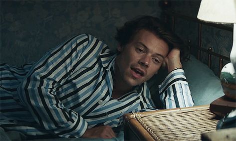 Harry Styles Costume, Harry Styles Music Video, Harry Styles Hot Gif, Harry Styles Adore You, Long Hair Harry Styles Gif, Harry Styles Adore You Music Video, Harry Styles Gif, Harry Styles Behind The Album Gif, Haikou