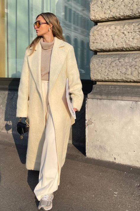 28 Wool-Coat Outfit Ideas to Re-Create All Winter | Who What Wear Cream Wool Coat Outfit, Cream Coat Outfit Winter, Cream Winter Outfit, Cream Winter Coat, White Coat Outfit, Long Black Wool Coat, Wool Coat Outfit, Long White Coat, Winter Coat Trends