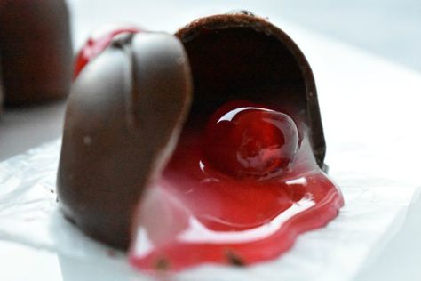 Chocolate Covered Cherries Recipe, Easy Christmas Candy, Easy Christmas Candy Recipes, Cherry Cordial, Truffle Recipes, Christmas Candies, Cooking With Coconut Oil, Chocolate Liquor, Chocolate Covered Cherries