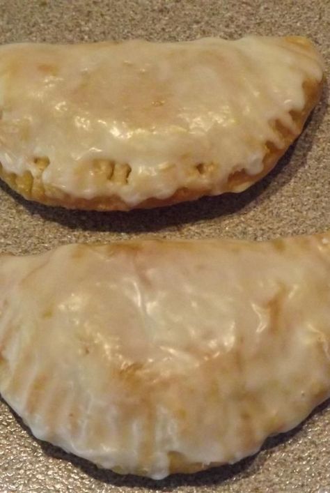 Fried Pies Dough Recipe, Fried Pie Dough Recipe Easy, Homemade Fried Pies Easy, Hand Pie Dough Recipe Easy, Dough For Fried Pies, Homemade Fried Apple Pies, Fried Pie Crust Recipe, Amish Fried Pies, Fried Pies Recipe Crusts