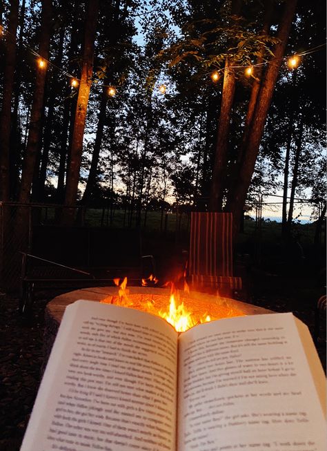 #reading #fire #firepits #books Backyard Campfire Aesthetic, Summer Campfire Aesthetic, Reading By The Fire, Bon Fire Aesthetics, Kristina Aesthetic, Fire Pit Aesthetic, Naina Yjhd, Happy Activities, Campfire Aesthetic