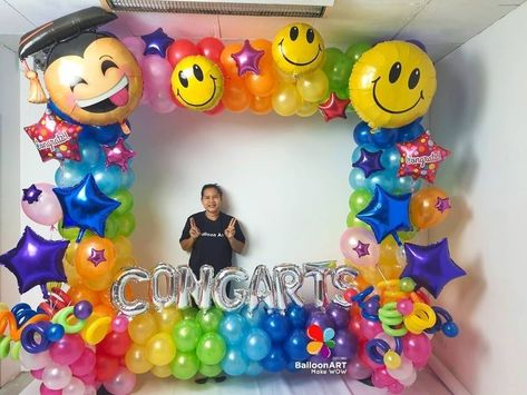 Welcome To Kindergarten, Kindergarten Decorations, Decoration Backdrop, Spring Kindergarten, Kindergarten Classroom Decor, School Cake, Graduation Backdrop, Graduation Balloons, Balloon Crafts