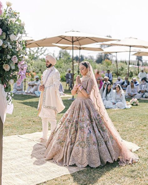 Kamisha & Ruman's Enchanting Sikh Wedding Amidst Nature - Pyaari Weddings Indian Bride Reception Outfit, Sikh Aesthetic, Nikkah Inspiration, Sikh Wedding Dress, Udaipur Wedding, Punjabi Weddings, Anand Karaj, Sikh Bride, Bridal Lengha