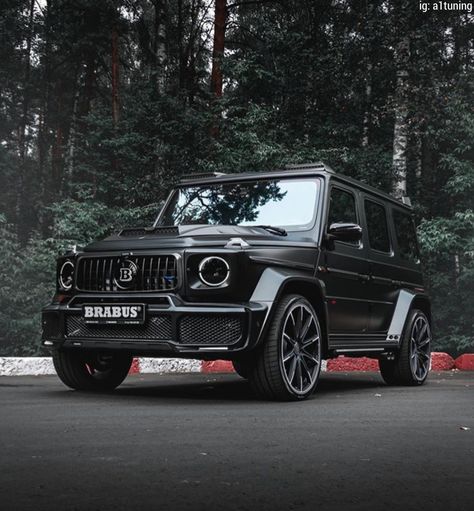 G800 Brabus is a Mercedes 2020 edition. Its price almost $668,000 Its external view so amazing. #mercedes #luxurycars #cars #brabus Brabus G800, Mercedes Brabus, Black Mercedes, Black Mercedes Benz, Dream Cars Mercedes, Mercedes G Wagon, G63 Amg, Ford Mustang Car, Benz G Class