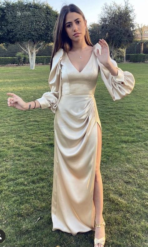 Sunday Dress Outfit, Bridesmaid Satin Dresses, Dress Muslim Modern, Satin Sleeves, Bridesmaid Satin, Body Con Dress Outfit, Yellow Bridesmaid Dresses, Gaun Fashion, Elegant Bridesmaid Dresses