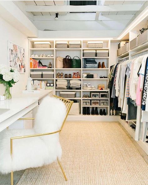 A Walk In Closet, Closet Vanity, Dressing Room Closet, Dream Closet Design, Closet Hacks Organizing, Walk In Closet Design, Closet Decor, Closet Room, Dream Closets