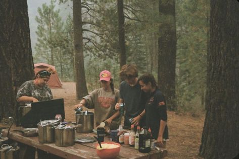 Granola Aesthetic, Camping Friends, Camping Aesthetic, Leo Valdez, Trik Fotografi, Summer Dream, Teenage Dream, Future Life, Go Camping