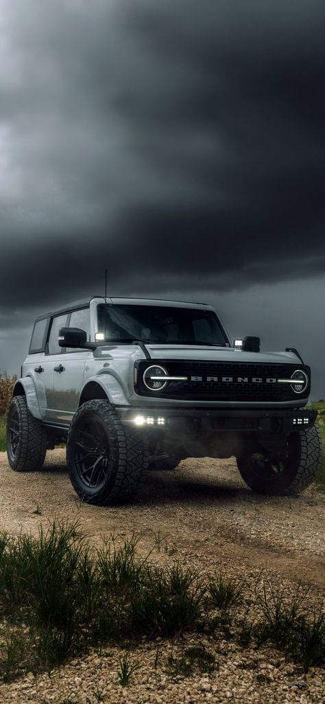 Bronco Ford 2022, Ford Bronco Wallpaper, Bronco Wallpaper, Ford Bronco 2023, Ford Bronco Aesthetic, Bronco Aesthetic, Bronco Lifted, Bronco 2023, Ford Bronco Interior