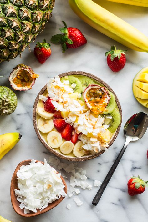 Tropical Smoothie Bowls (Video!) Tropical Fruit Smoothie, Mango Smoothie Bowl, Nutrient Packed Smoothies, Banana Breakfast, Mango Chunks, Tropical Smoothie, Smoothie Bowl Recipe, Smoothie Bowls, Mango Smoothie